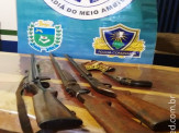 PMA desmonta acampamento e apreende arsenal de armas de caça às margens do rio Jauru