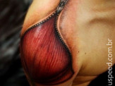 Tatuagens 3D impressionam por misturar fantasia e realidade