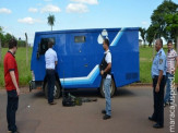 Bandidos com armas de guerra a bordo de carro forte trocam tiros com a polícia na fronteira em Ponta Porã