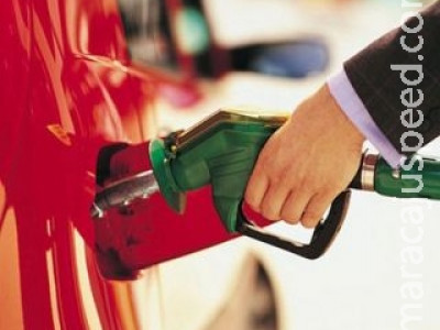 Governo anuncia alta da gasolina e do imposto sobre crédito