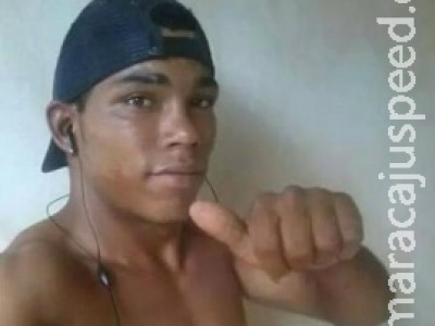 Jovem se afoga e amigos não conseguem evitar desaparecimento em rio