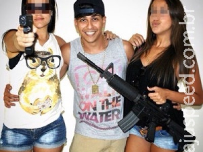 Jovem ostenta arma em rede social e é preso pela Polícia Civil