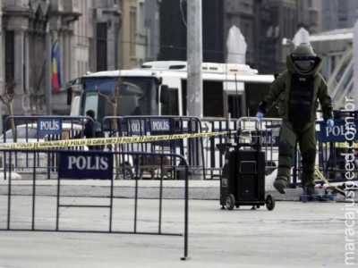 Mulher ataca posto policial com metralhadora na Turquia