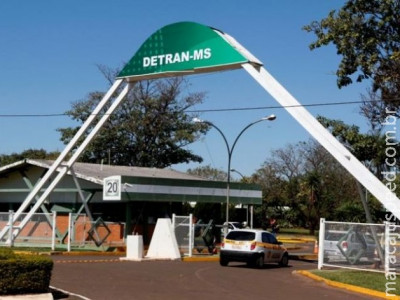 Detran-MS manda mais de 350 condutores entregarem carteiras de motorista