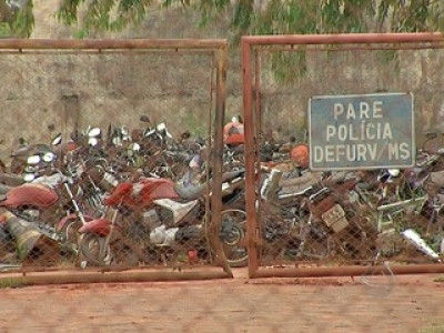 Garotos são apreendidos por furto de peças de motos em delegacia de MS