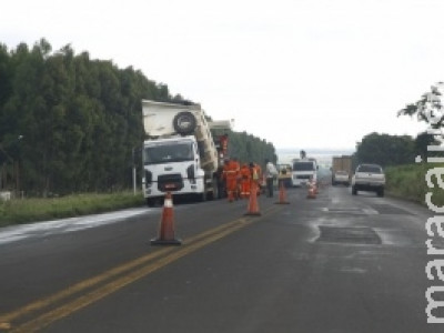 Obras na BR-163 interditam parcialmente sete trechos nesta segunda-feira