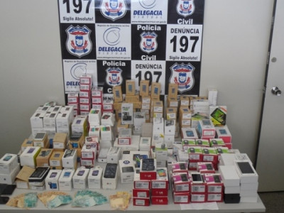 Casal de empresários é preso com 250 celulares roubados para revenda 