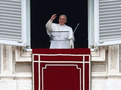  Papa Francisco doa guarda-chuvas esquecidos no Vaticano para os sem-teto de Roma