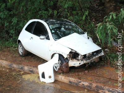 Jovens ficam feridos em acidente em avenida de Campo Grande