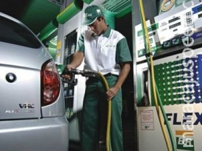 Combustíveis terão novo reajuste e gasolina deve chegar a R$ 3,75