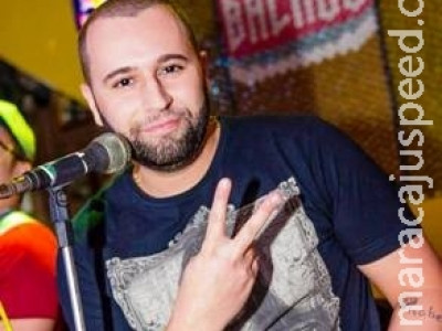 Cantor é assassinado ao parar para tirar foto após show 