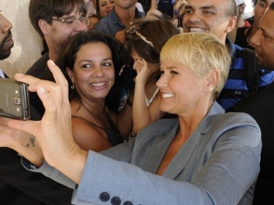 Record proíbe funcionários de chegarem perto de Xuxa Meneghel