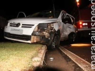 Acidente entre dois carros na MS-276 deixa uma pessoa gravemente ferida