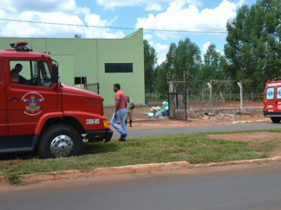 Princípio de incêndio em fábrica mobiliza Bombeiros