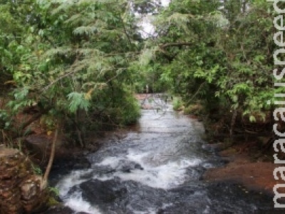 Mulher que morreu em cachoeira foi presa por arrancar testículos de rapaz