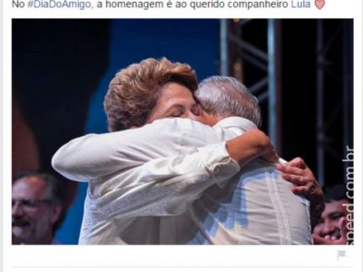  Em meio a críticas, Dilma homenageia Lula pelo Dia do Amigo