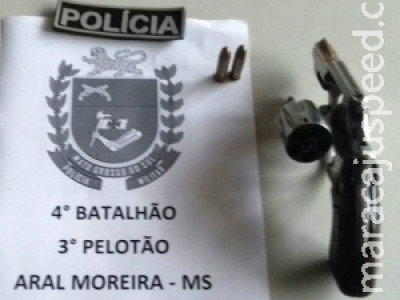 Dupla armada é preso após tentar fugir da polícia