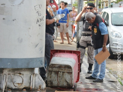 Mulher é encontrada morta dentro de tambor de lixo