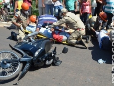 Moto atropela e mata homem de 74 anos que atravessava avenida