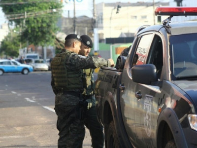 Bandidos tentam furtar caixa e risco de explosão interdita rua na Capital