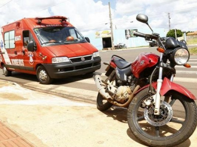 Motorista que "bebe desde os 14" tenta subornar policiais com R$ 200 