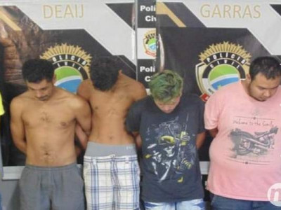 Polícia apresenta autores de ataques a ônibus ordenados por detentos