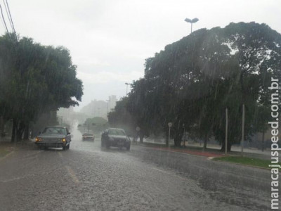 Em 1 hora, chove quase 40 mm em Campo Grande, diz Defesa Civil