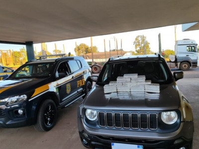 Dupla é presa transportando cocaína em Jeep