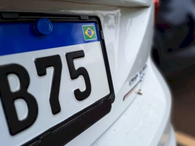 Proprietários de veículos com placas de final 4 e 5 têm até domingo para regularizar licenciamento