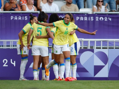 Brasil vence a Nigéria na estreia do futebol feminino