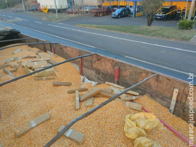 PRF apreende caminhão com 5 toneladas de maconha que saiu de Maracaju, e estava na divisa de SP com PR