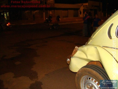 Colisão entre veículo Fusca e Moto na Avenida Marechal Deodoro em Maracaju