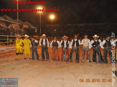 Público lotou arquibancadas na abertura da 5ª Etapa Maracaju de Rodeio Nacional