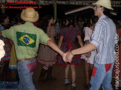 Festa Julhina na Escola Padre Constantino de Monte 