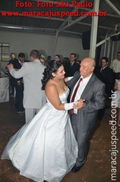 Casamento de Jefferson de Oliveira e Yana Oliveira Santos - Fucotri 11/04/15