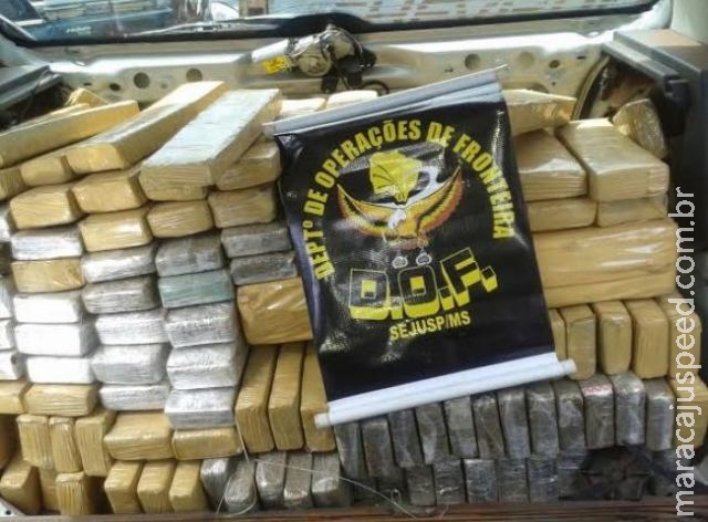 Carro roubado é encontrado abandonado com 306 quilos de maconha na MS-156