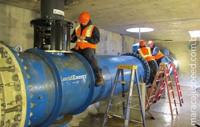 Cidade gera energia com turbinas e água