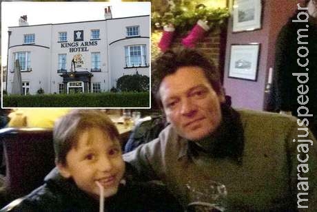  Suposto fantasma aparece em foto de família em pub britânico