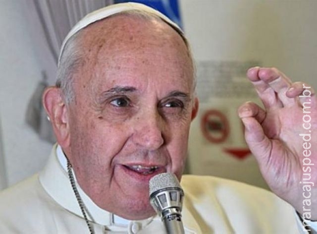 Católicos não devem se reproduzir "como coelhos", aconselha o papa