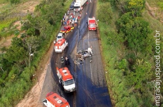 Colisão frontal: Acidente grave na BR-070 mata dois e 30 ficam feridos 