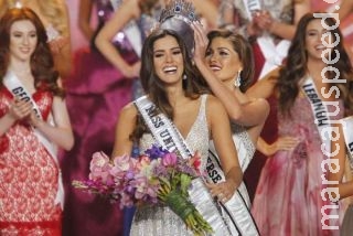 Colombiana Paulina Vega vence Miss Universo