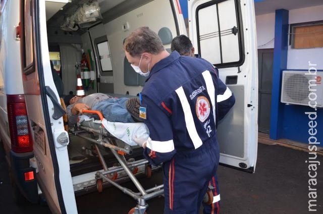 Pedreiro leva tiro na cabeça em frente canteiro de obra