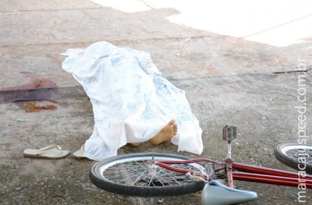 Adolescente de 13 anos morre esfaqueado ao sair para ir à escola 