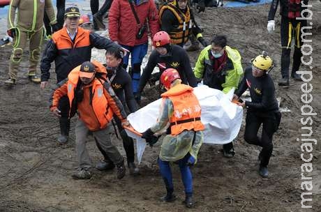  Sobe para 37 número de mortos em acidente aéreo em Taiwan