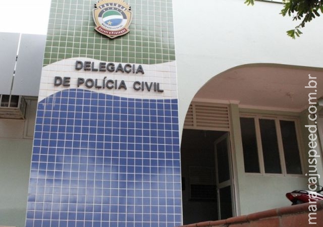 Homem é detido após mostrar órgão genital para meninas 