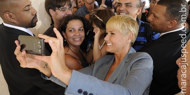 Record proíbe funcionários de chegarem perto de Xuxa Meneghel