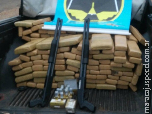 Dois idosos são presos com duas armas e 280 kg de maconha em MS