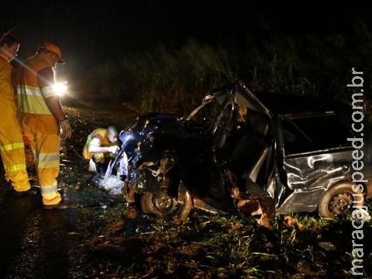 Dois ficam em estado grave em acidente envolvendo dois carros na BR-163, próximo a Rio Brilhante