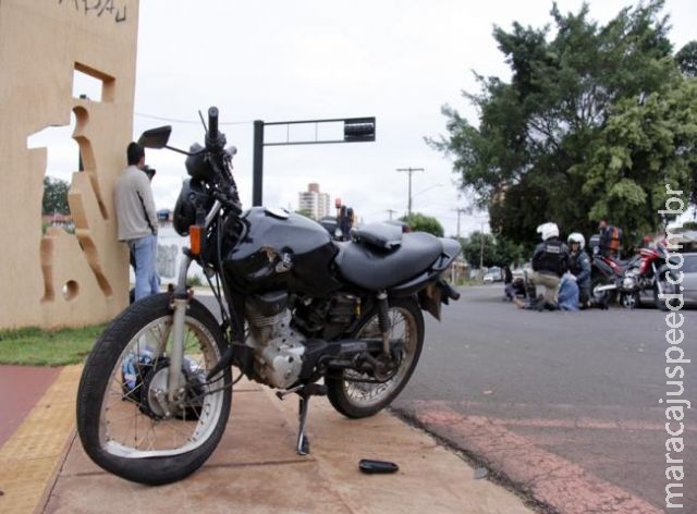 Motociclista fica em estado grave em colisão com caminhonete na Capital