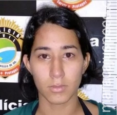 Mulher é presa após agredir ex-marido e quebrar salão de beleza